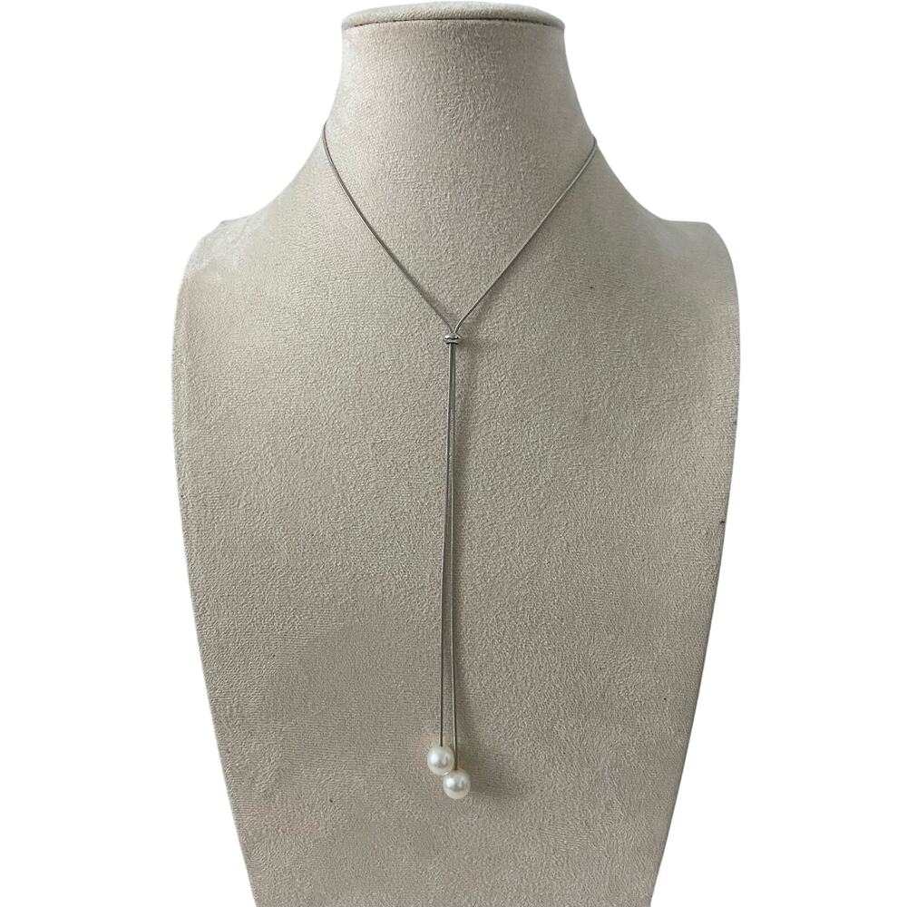 Bolo necklace with faux pearl